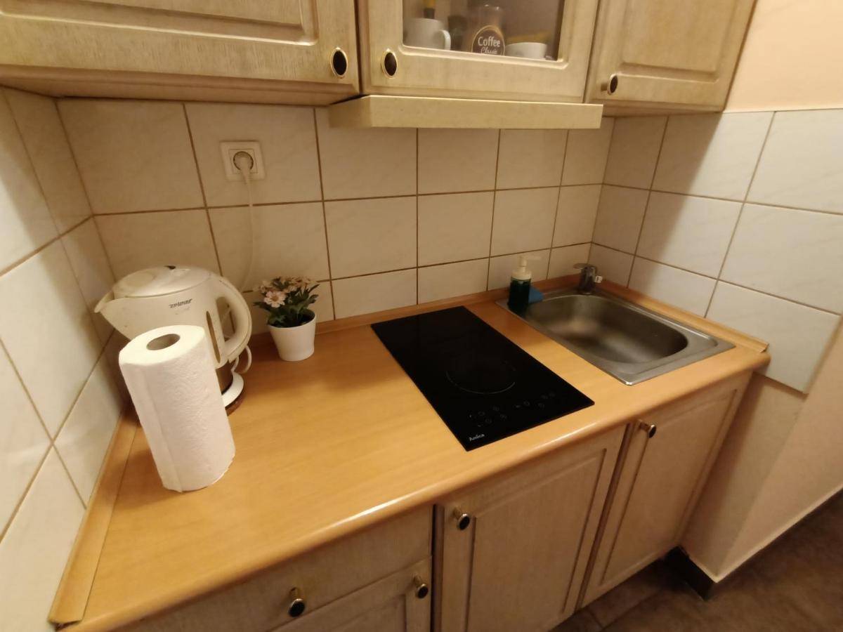Pokoje Pod Swierkiem Swarzędz Exterior foto